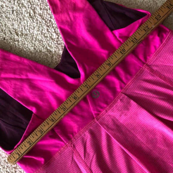 Lululemon Hustle & Bustle Yoga/Run Raspberry top Size 6 - Picture 15 of 16